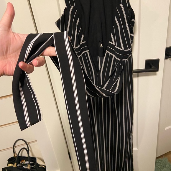 Black and White Jumper - Picture 5 of 5